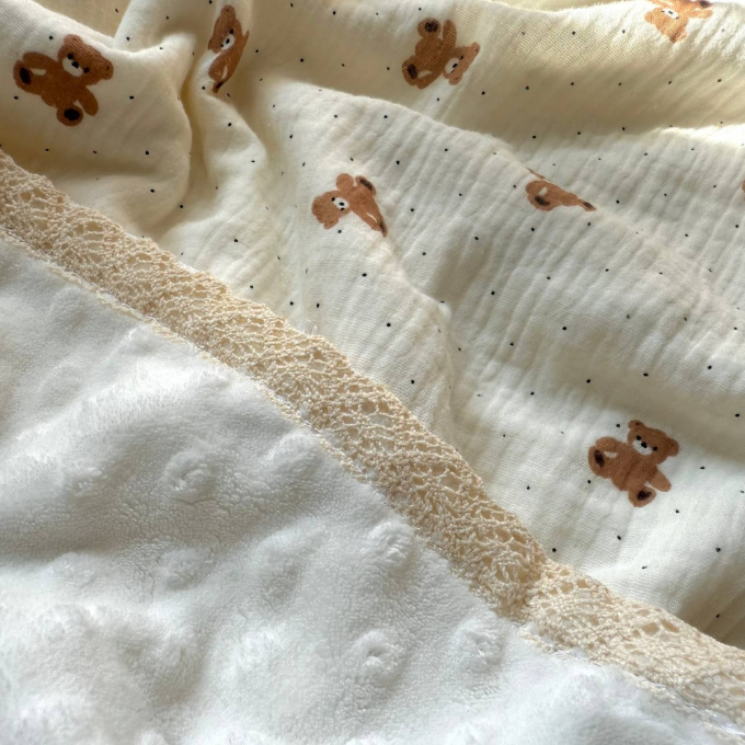 Paturica bebe din muselina si tesatura minky, Ursuleti si buline (2)